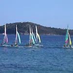 Kallisterra 假日公园 4*