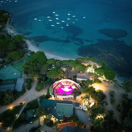 홀리데이파크 Kallisterra 2*