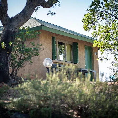 홀리데이파크 Kallisterra 2*