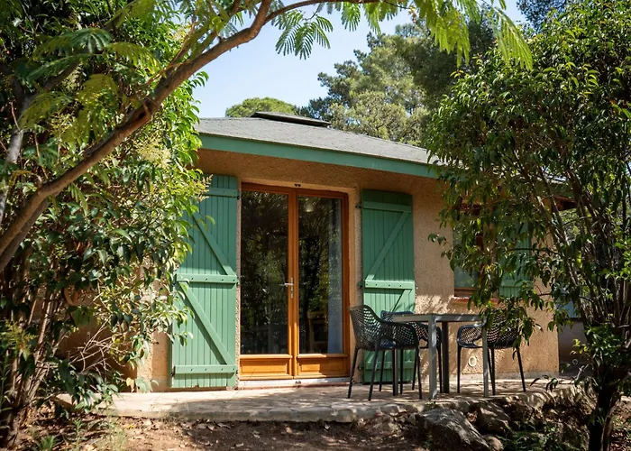 Kallisterra Prázdninový areál 2*